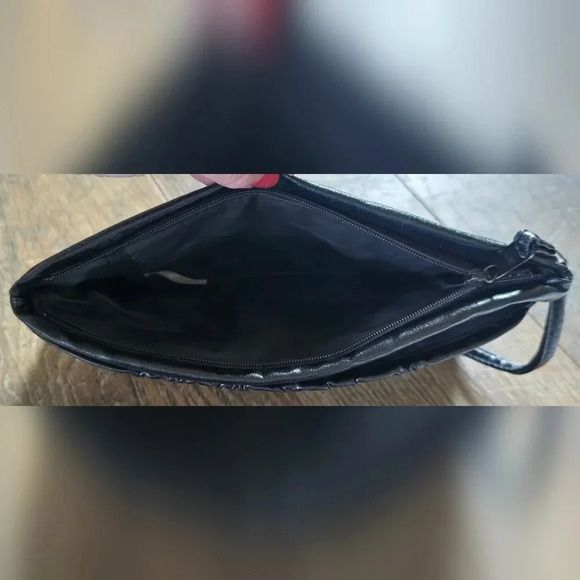 Lovely Vintage 1980s Black Wristlet Clutch with Bow & Ruffles • Excellent! - Picture 4 of 8